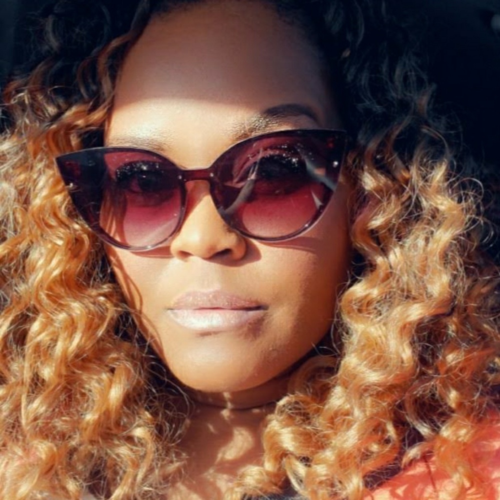 Meet your Posher, April